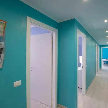 Blue 2510 A Away From ألبيسولا مارينا