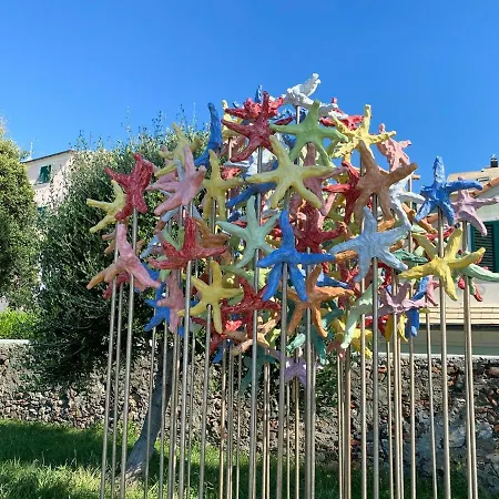 Blue 2510 A Away From ألبيسولا مارينا